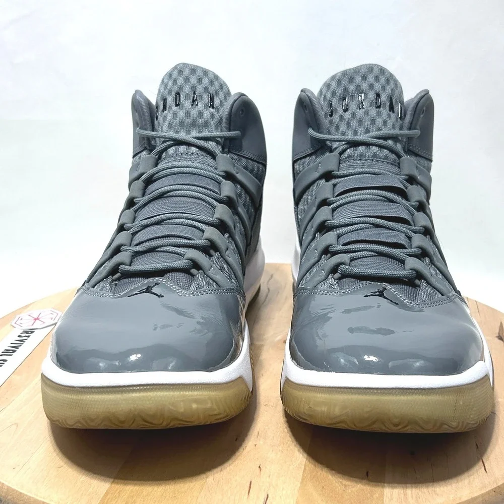 Nike Air Jordan Max Aura Cool Grey AQ9084-010 Sneakers - Size 12 / 46 EUR